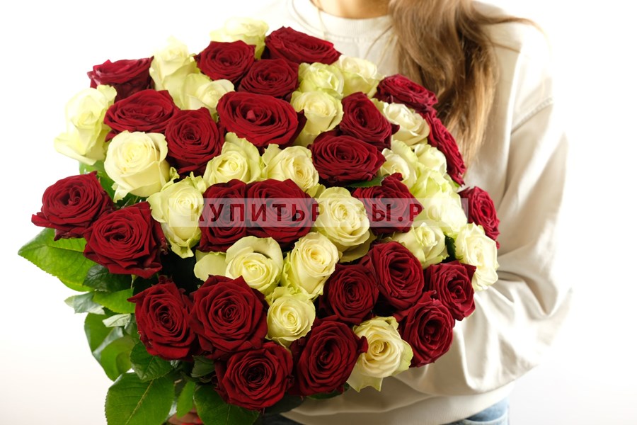 Букет роз Страсть и нежность из 51 розы